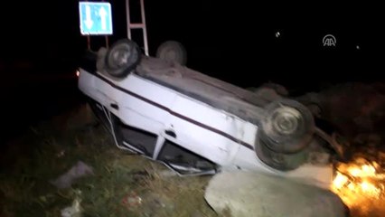 Polisten Kaçmaya Çalışan Otomobil Takla Attı: 5 Yaralı