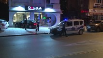 İstanbul Kartal'da Otomobil, Kuaför Dükkanına Girdi