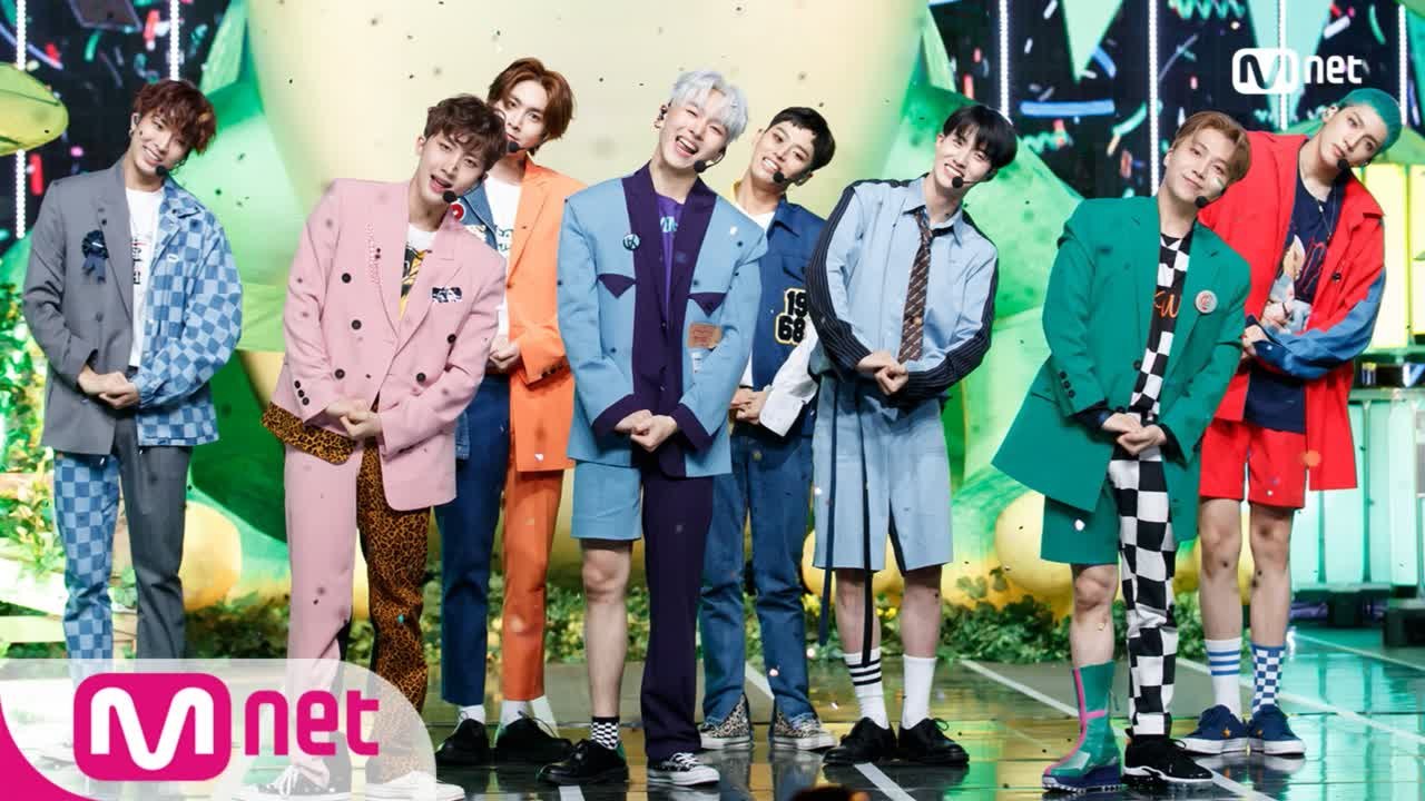 ′최초공개′ 동화적 판타지 ′펜타곤′의 ′청개구리′ 무대