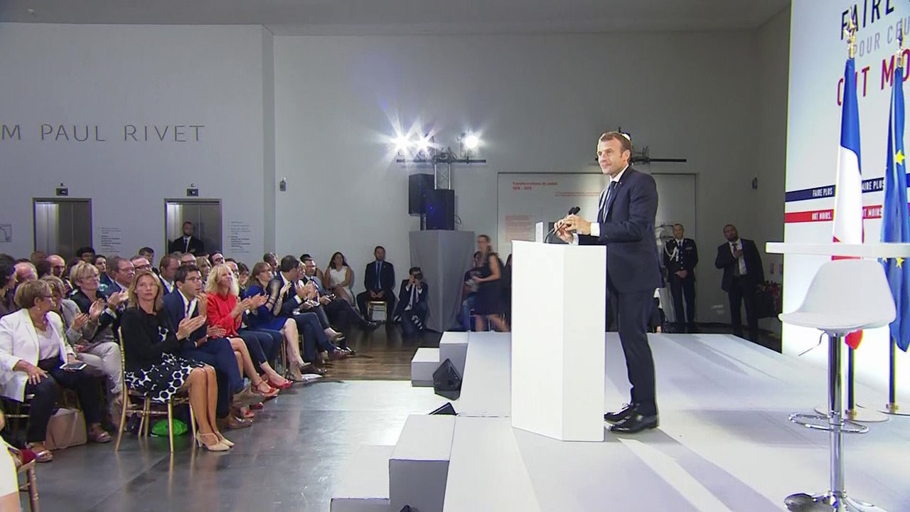 Présentation par le Président de la République de la stratégie nationale de prévention de lutte contre la pauvreté