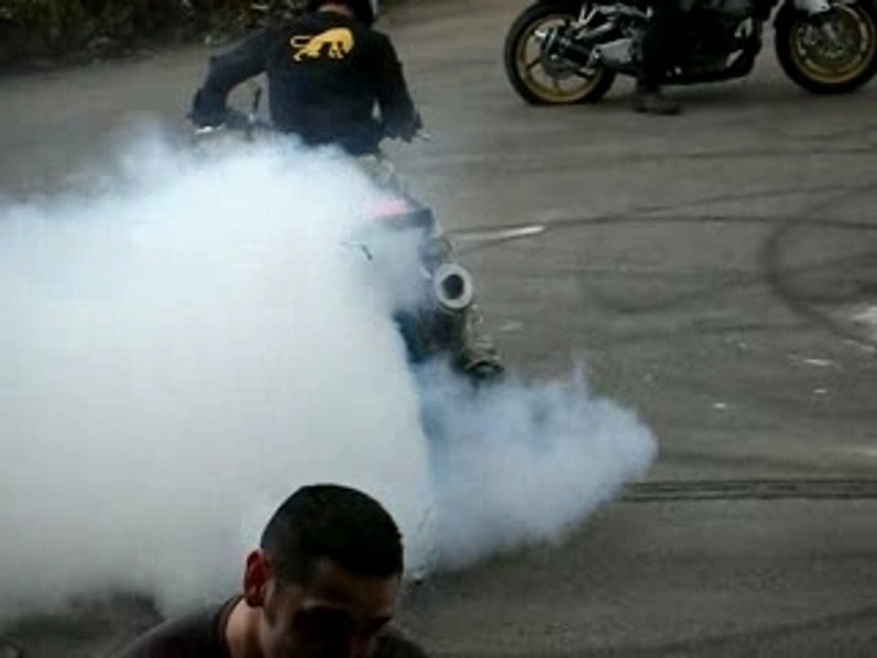 burn out session stunt moto expert