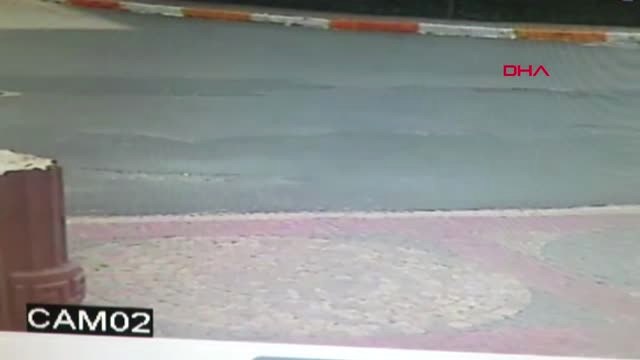 Beylikdüzü'nde, Lüks Araçtaki Kadına Silahlı Saldırının Görüntüleri Ortaya Çıktı