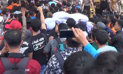 Mahasiswa Demo Ganti Presiden di Gedung DPRD Jambi