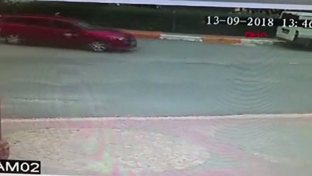 Beylikdüzü'nde lüks araçtaki kadına saldırı anı kamerada