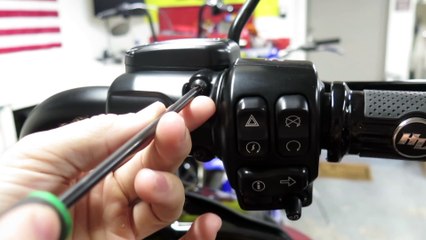 Adjusting Your Control Levers On The Harley-Davidson Road Glide Special