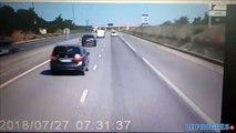 Un routier bloque une voiture qui circule à contresens