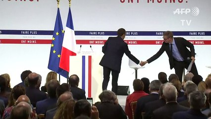 Plan pauvreté: Macron veut un "revenu universel d'activité"