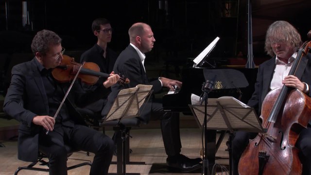 Rachmaninov : Trio élégiaque pour piano, violon et violoncelle n°2 op.9 (A. Kniazev / A. Korobeinikov / D. Makhtin)