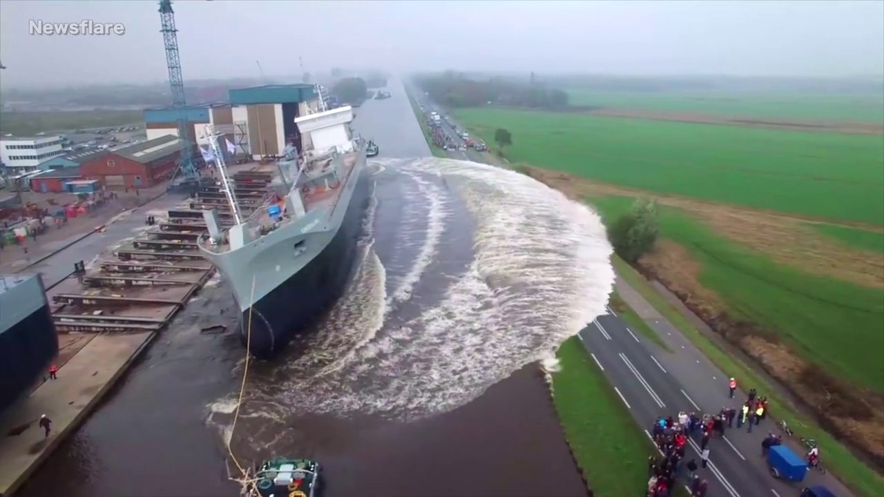 Les plus incroyables inaugurations de bateaux au monde
