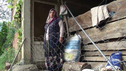 Oğluna kızdı, evin dört bir tarafını tel örgüyle kapattı