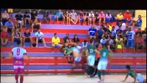 Video chocante : A brutal agressão a um árbitro de futsal no Brasil