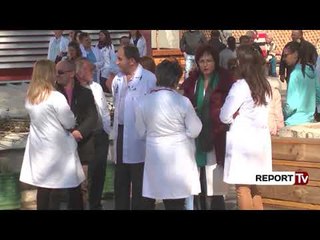 Report Tv-Boshatiset nga mjekët spitali Rajonal i Fierit, largohen për punësim jashtë vendit