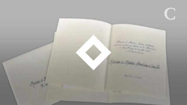 PHOTOS. Vêtements, bijoux… Adeline Blondieau vend aux enchères ses souvenirs avec Johnny Hallyday