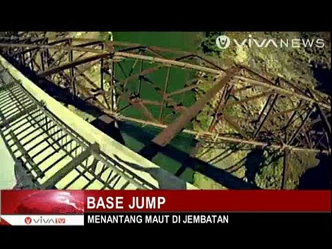 Olahraga Ekstrem Melompat dari Atas Jembatan
