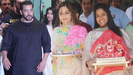 Descargar video: Salman Khan visits Arpita Sharma & Aayush Sharma's house for Ganpati Celebrations | FilmiBeat