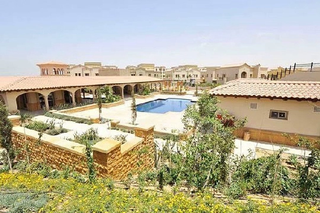 فيلا 687 متر ريسيل بالتقسيط بكمبوند اب تاون كايرو ليفانا