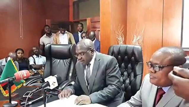 MINISTER OF HEALTH HON. DR CHITALU CHILUFYA CLARIFIES SOCIAL MEDIA REPORTS OF A SUSPECTED EBOLA CASE IN ZAMBIA We are streaming live from the Ministry of Heal
