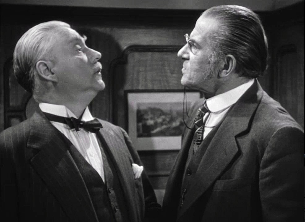 Sherlock Holmes : Terror by Night {1946}  .  {Stars: Basil Rathbone, Nigel Bruce, Alan Mowbray}