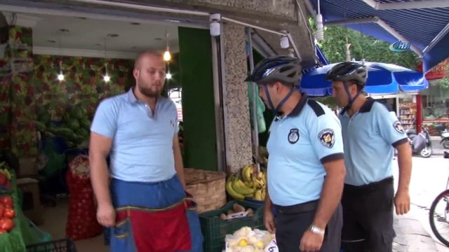 Bu belediyede makam aracı ve hizmet araçları yerine bisiklet kullanılıyor