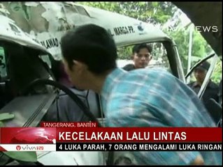 Angkutan Umum Tabrak Pohon, Satu Keluarga Luka-Luka