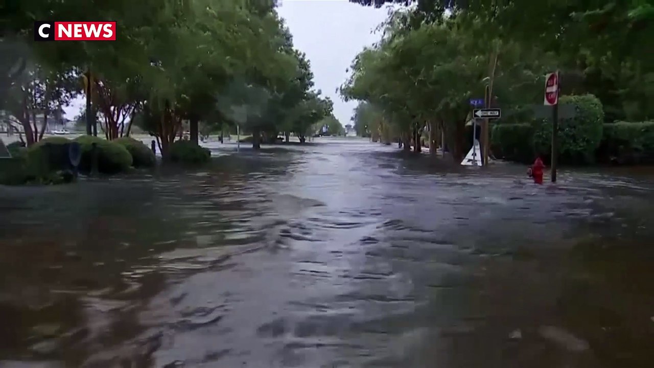 L'ouragan Florence commence à battre la côte est américaine côte est américaine