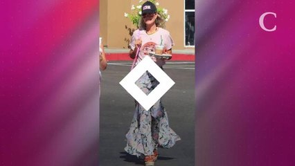 PHOTOS. Laeticia Hallyday radieuse en tenue estivale dans les rues de Los Angeles