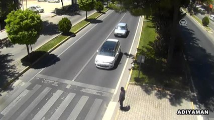 Adıyaman'da Zincirleme Trafik Kazası Mobese'ye Yansıdı