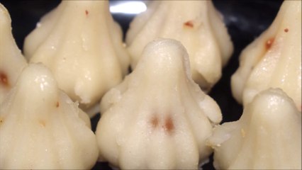 Tải video: Ukdiche Modak - उकडीचे मोदक | Steamed Modak Recipe | Ganesh Chaturthi Special