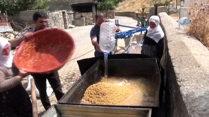 Gercüş'te ‘bulgur kaynatma’ geleneği sürüyor