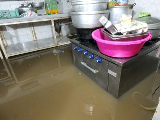 Şiddetli Yağış Hayatı Felç Etti