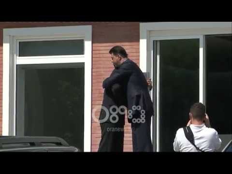 Ora News - Donald Lu takon Bashen në selinë PD