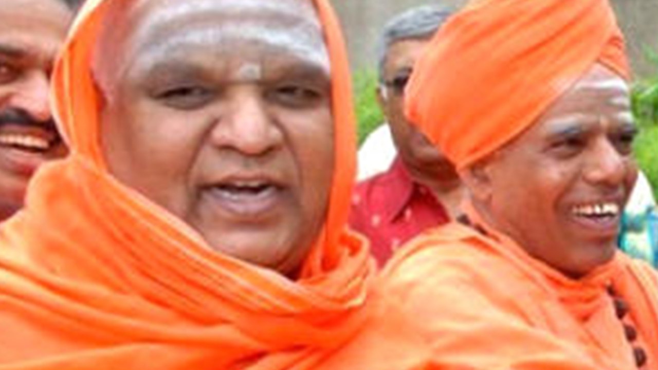 ರಾಜ್ಯ ಸರ್ಕಾರದ ಬಗ್ಗೆ ಮತ್ತೊಂದು ಭವಿಷ್ಯ ನುಡಿದ ಕೊಡಿ ಮಠದ ಸ್ವಾಮೀಜಿಗಳು | Oneindia Kannada