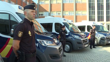 Policía mejora su "versatilidad" en fronteras con diez nuevas furgonetas