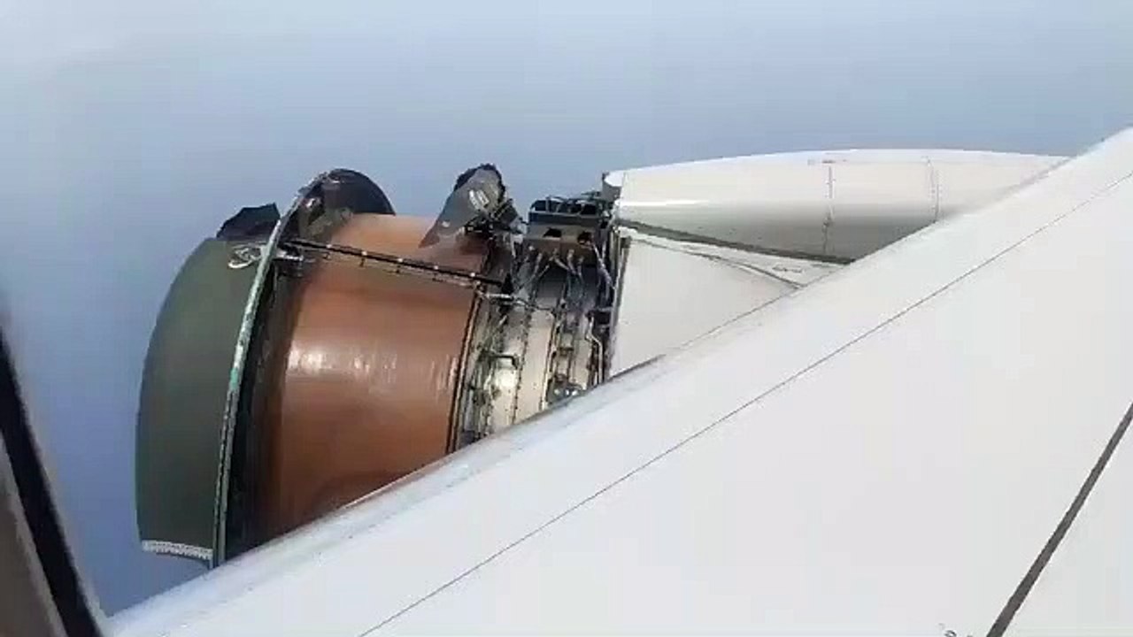 Quand un avion perd une partie de son réacteur en plein vol...