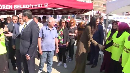 Mahallenin Kadın ve Çocuklarıyla Sokakları Temizlediler