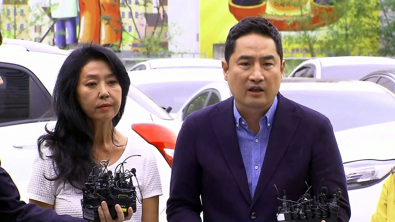 "법의 심판 받게 할 것"...김부선, 강용석과 경찰 조사 / YTN