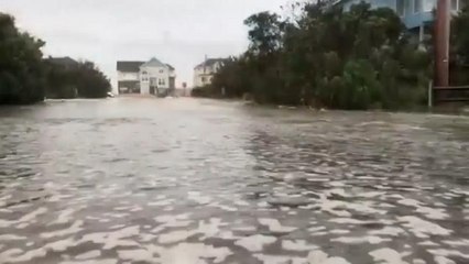 Florence toca tierra y amenaza con "catastróficas inundaciones"