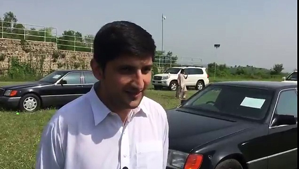 وزیراعظم ہاؤس میں آکشن کے لئے پیش کردہ گاڑیوں کی خریداری میں دلچسپی لینے والے کیا کہتے ہیں خود سن لیں