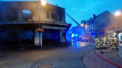 Erquelinnes: Des commerces ravagés par le feu (1)
