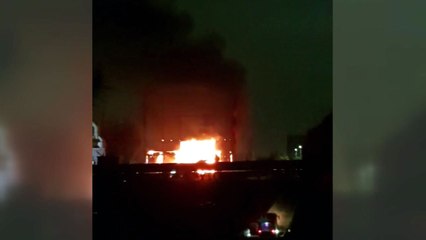 산업폐기물 처리 시설에 불...밤새 진화 작업 / YTN