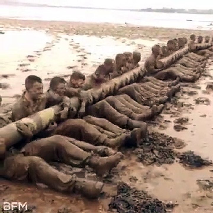 How the Royal Marines do sit ups!