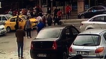 Kız arkadaşı ile tartışan gence otomobil böyle çarptı