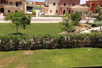 للبيع فيلا ايزولا فى مراسي موقع مميز يطل على حديقة خاصة بمساحة 740 متر