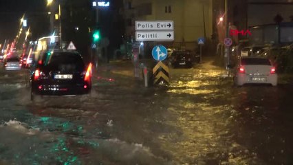 Trabzon'da Sağanak Etkili Oldu, Havalimanı Uçuş Trafiğine Kapandı