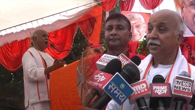 यूपी: राम मंदिर के बहाने मोदी-योगी पर जमकर बरसे प्रवीण तोगड़िया, कहा मोदी हैं रावण