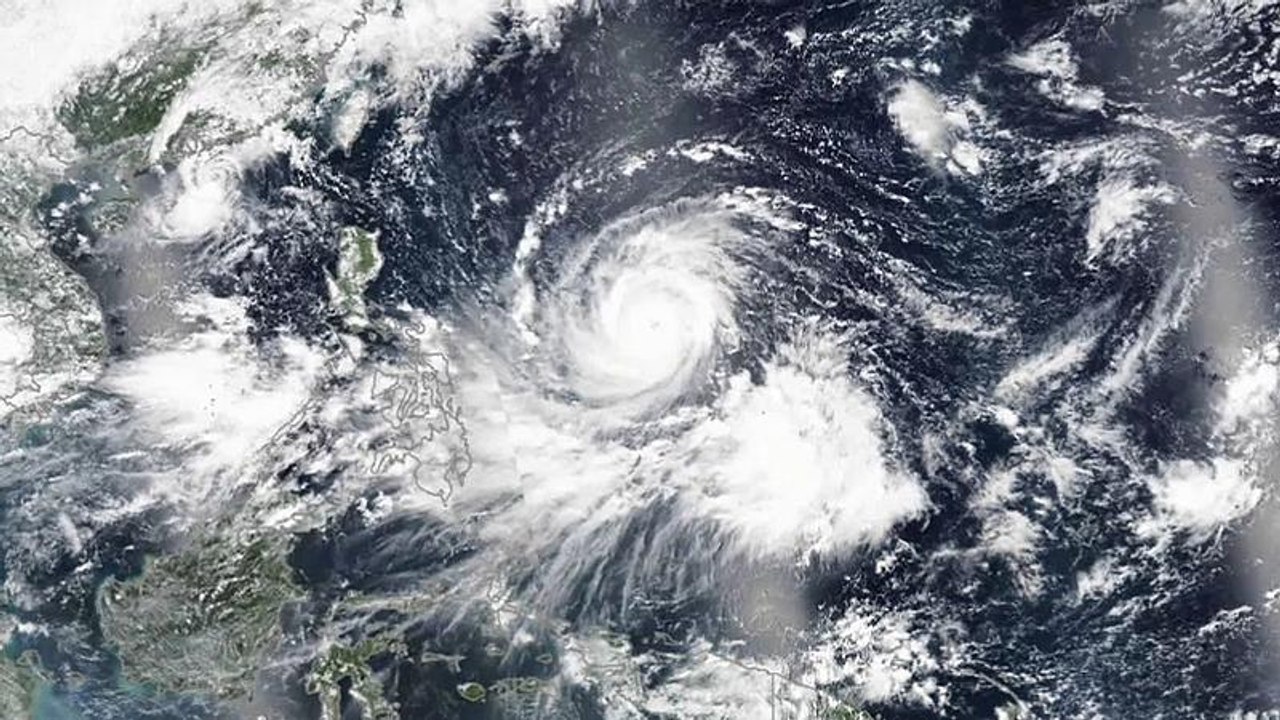 Typhoon Mangkhut hits Philippines with damaging winds, flooding rain; China next on alert