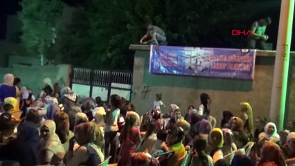 Polis, düğün alanlarına ‘silah atmayın’ pankartı astı