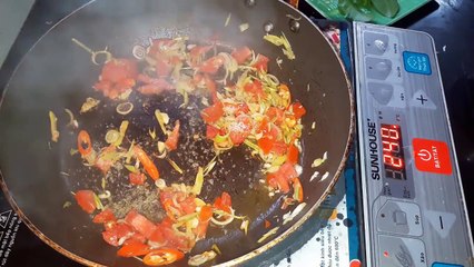 Cách làm món ốc xào sả ớt   ốc xào cơm mẻ ngon!