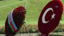 - Cumhurbaşkanı Erdoğan, Bakü’de Türk Şehitliğini Ve Aliyev’in Kabrini Ziyaret Etti