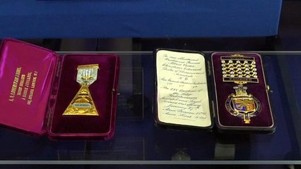 شاهد: مجوهرات ماسونية في معرض فريد بالعاصمة لندن